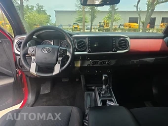 2020 Toyota Tacoma SR5 Crew Cab Medium Bed - miniatura 14