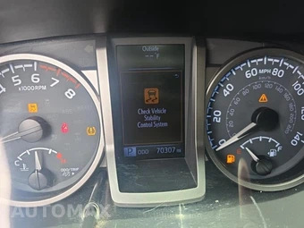 2020 Toyota Tacoma SR5 Crew Cab Medium Bed - miniatura 15