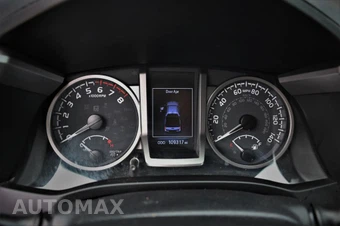2020 Toyota Tacoma SR5 Crew Cab Medium Bed - miniatura 8
