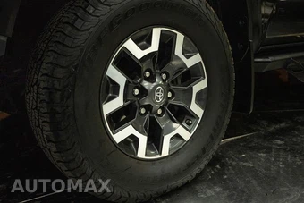 2020 Toyota Tacoma TRD Off-Road Crew Cab Medium Bed - miniatura 3