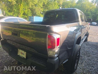 2020 Toyota Tacoma TRD Off-Road Crew Cab Medium Bed - miniatura 3