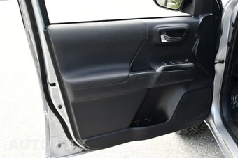 2020 Toyota Tacoma TRD Off-Road Crew Cab Medium Bed - miniatura 12