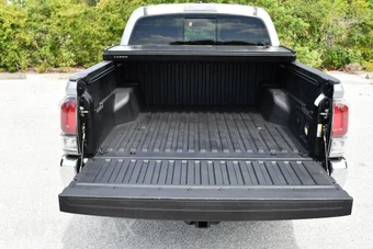 2020 Toyota Tacoma TRD Off-Road Crew Cab Medium Bed - miniatura 17