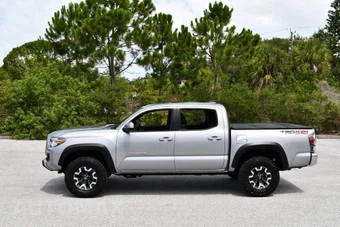 2020 Toyota Tacoma TRD Off-Road Crew Cab Medium Bed - miniatura 24