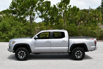 2020 Toyota Tacoma TRD Off-Road Crew Cab Medium Bed - miniatura 25