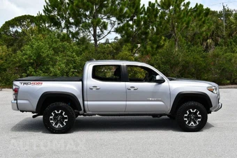 2020 Toyota Tacoma TRD Off-Road Crew Cab Medium Bed - miniatura 35