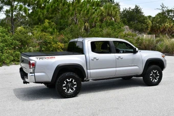 2020 Toyota Tacoma TRD Off-Road Crew Cab Medium Bed - miniatura 6