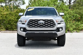 2020 Toyota Tacoma TRD Off-Road Crew Cab Medium Bed - miniatura 9