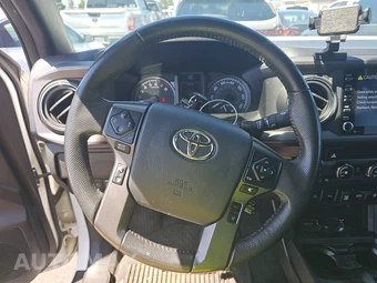 2020 Toyota Tacoma TRD Off-Road Crew Cab Medium Bed - miniatura 10