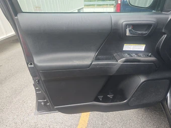 2020 Toyota Tacoma TRD Off-Road Crew Cab Medium Bed - miniatura 9