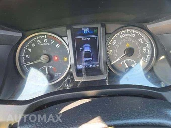 2020 Toyota Tacoma TRD Off-Road Crew Cab Medium Bed - miniatura 9
