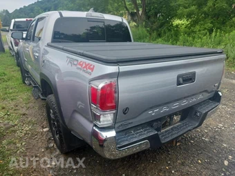2020 Toyota Tacoma TRD Off-Road Crew Cab Medium Bed - miniatura 6