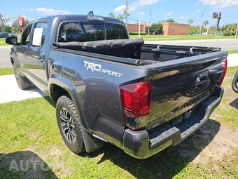 2020 Toyota Tacoma TRD Sport Crew Cab Medium Bed - miniatura 2