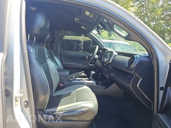 2020 Toyota Tacoma TRD Sport Crew Cab Medium Bed - miniatura 8
