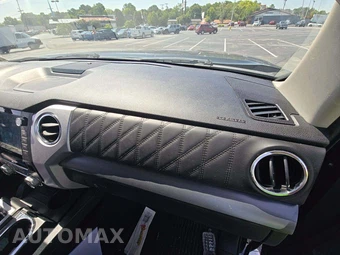 2020 Toyota Tundra Platinum Crew Cab Short Bed - miniatura 16