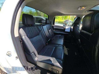 2020 Toyota Tundra Platinum Crew Cab Short Bed - miniatura 16