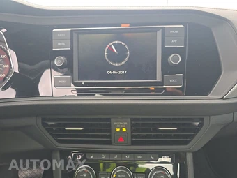 2020 Volkswagen Jetta R-Line – miniatura 11