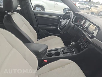 2020 Volkswagen Jetta R-Line – miniatura 8