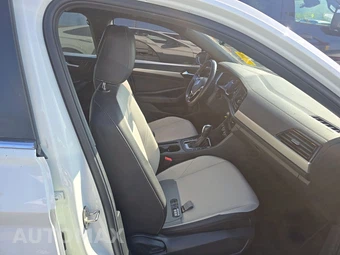 2020 Volkswagen Jetta R-Line – miniatura 8