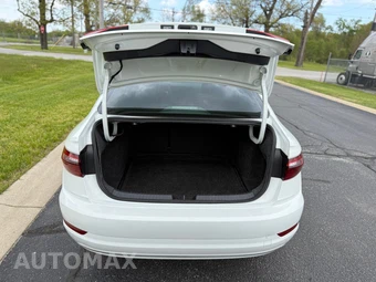 2020 Volkswagen Jetta R-Line - miniatura 8