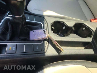 2020 Volkswagen Jetta R-Line – miniatura 8