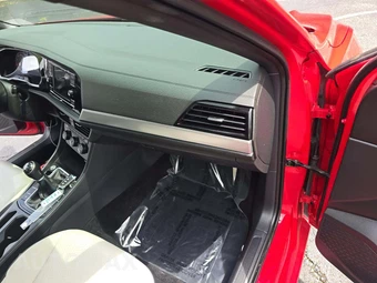 2020 Volkswagen Jetta R-Line – miniatura 16