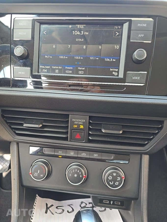 2020 Volkswagen Jetta S – miniatura 10