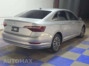 2020 Volkswagen Jetta SE - miniatura 3
