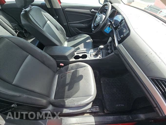 2020 Volkswagen Jetta SE – miniatura 8