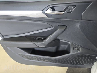 2020 Volkswagen Jetta SE - miniatura 9