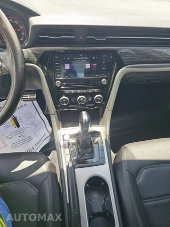 2020 Volkswagen Passat 2.0T R-Line - miniatura 11