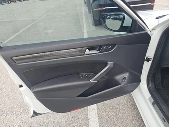 2020 Volkswagen Passat 2.0T R-Line - miniatura 9