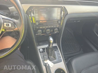 2020 Volkswagen Passat 2.0T SE - miniatura 11