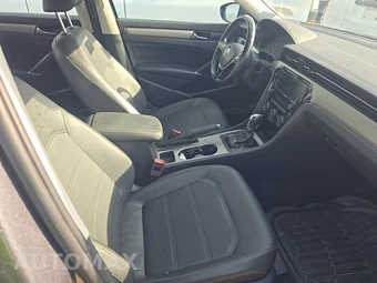 2020 Volkswagen Passat 2.0T SE - miniatura 8
