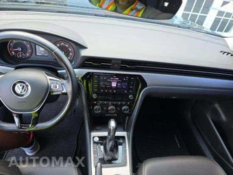 2020 Volkswagen Passat 2.0T SE – miniatura 10