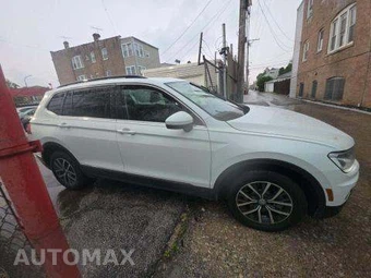 2020 Volkswagen Tiguan SE - miniatura 4