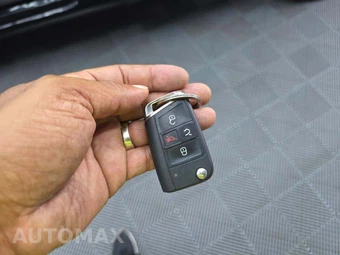 2020 Volkswagen Tiguan SE - miniatura 8