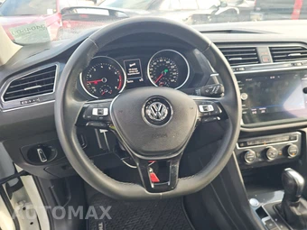 2020 Volkswagen Tiguan SE – miniatura 10