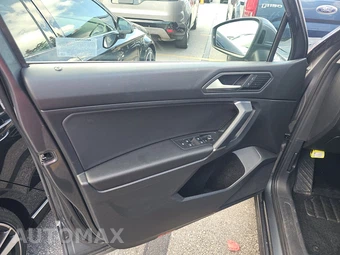 2020 Volkswagen Tiguan SE – miniatura 9