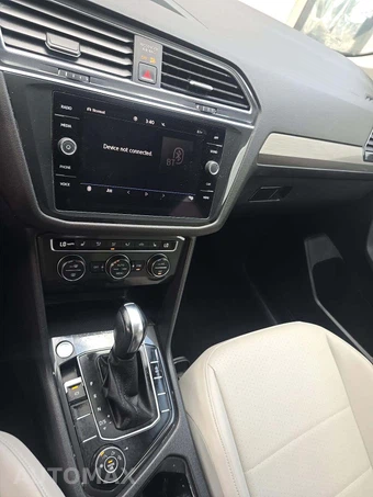 2020 Volkswagen Tiguan SE - miniatura 10