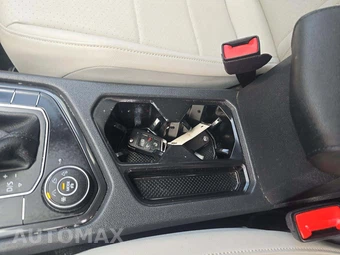 2020 Volkswagen Tiguan SE - miniatura 8
