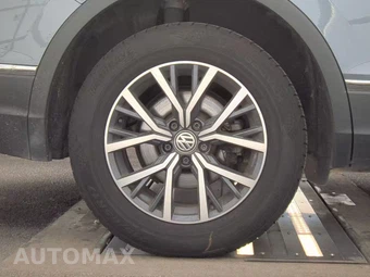 2020 Volkswagen Tiguan SE – miniatura 11