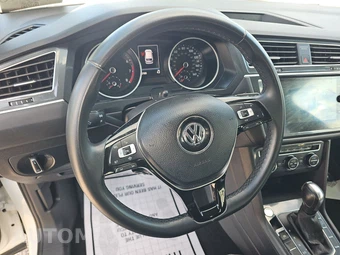 2020 Volkswagen Tiguan SE – miniatura 10