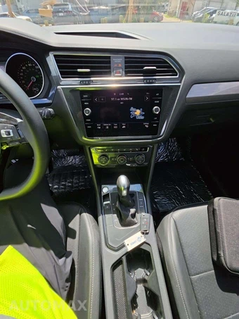 2020 Volkswagen Tiguan SE – miniatura 10