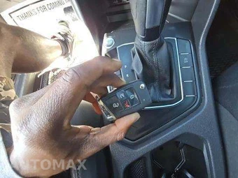 2020 Volkswagen Tiguan SE – miniatura 9