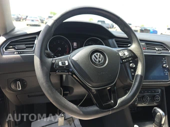 2020 Volkswagen Tiguan SE – miniatura 10