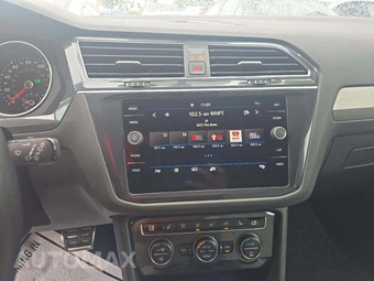 2020 Volkswagen Tiguan SE – miniatura 10