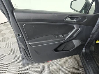2020 Volkswagen Tiguan SE - miniatura 9