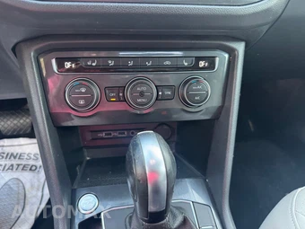 2020 Volkswagen Tiguan SEL - miniatura 18