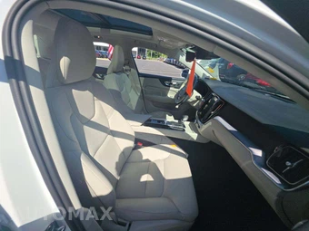 2020 Volvo S60 T5 Momentum – miniatura 15